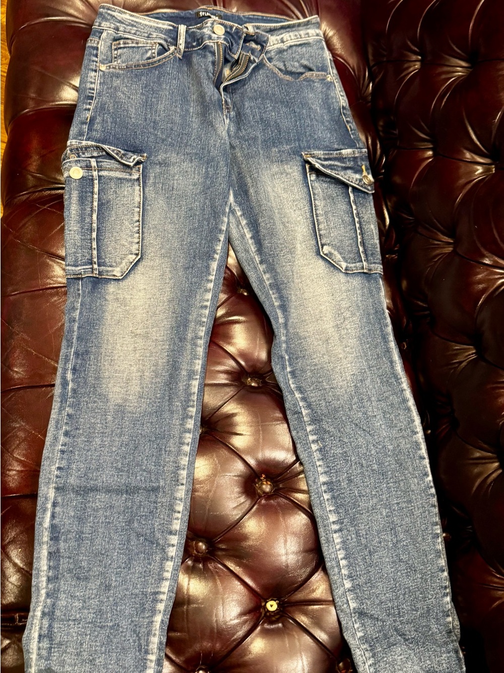 Slim Women's Cargo Jeans in Faded Blue